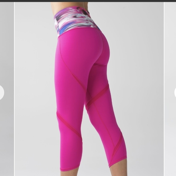 Lululemon Pink Wunder Under Crop Leggings - Size 4 - Picture 1 of 14
